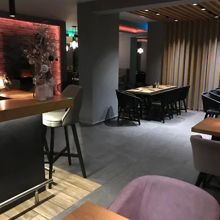 Akropolis 3*