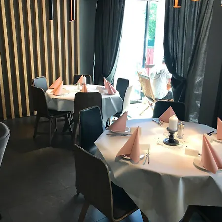 Hotel Akropolis 3*