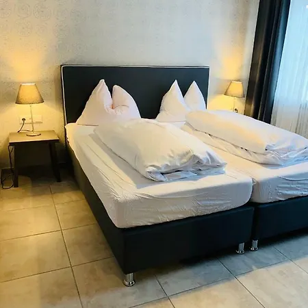 Akropolis 3* Neurenberg